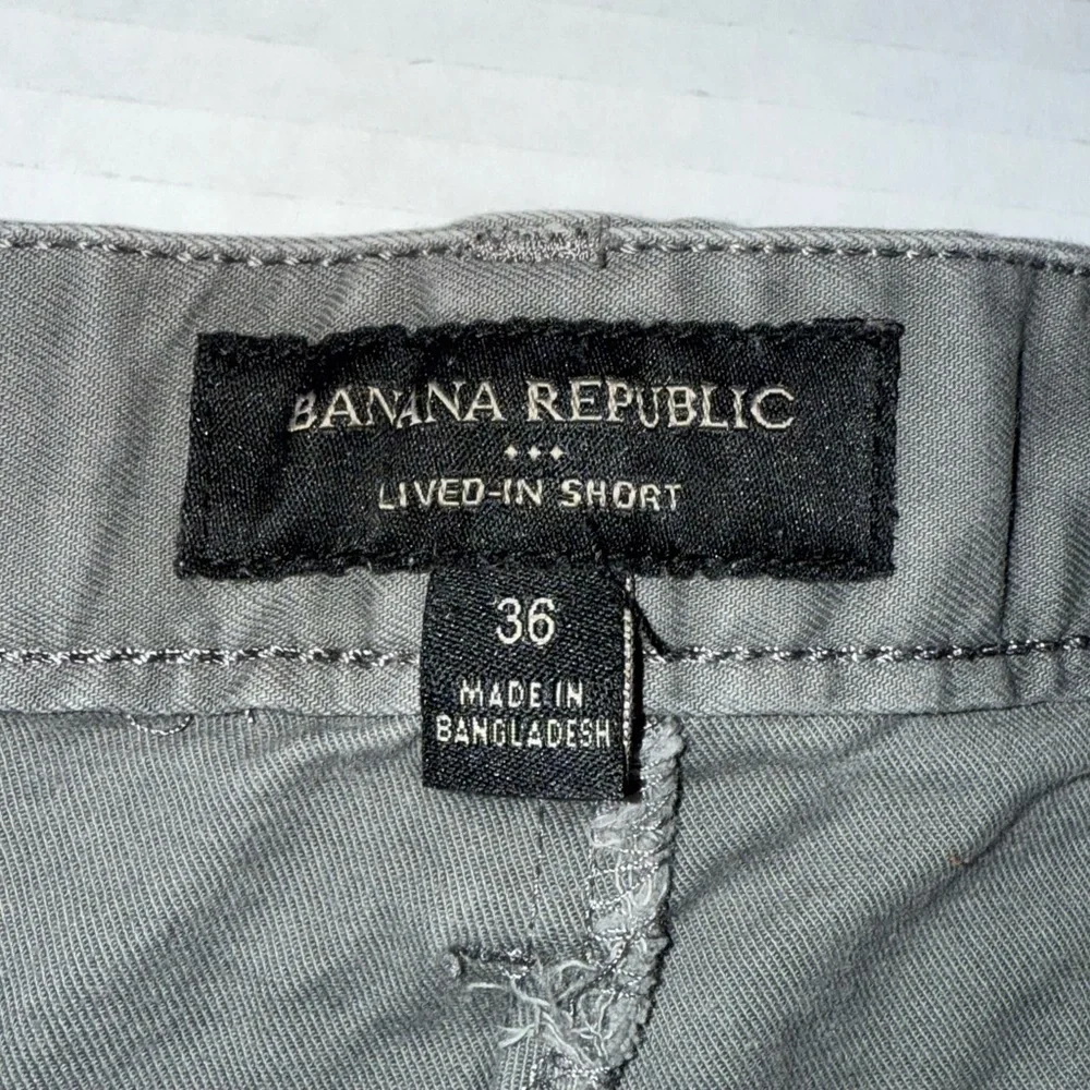 Banana Republic Men’s Gray Flat Front Chino Shorts Size 36 Live-In Short Casual